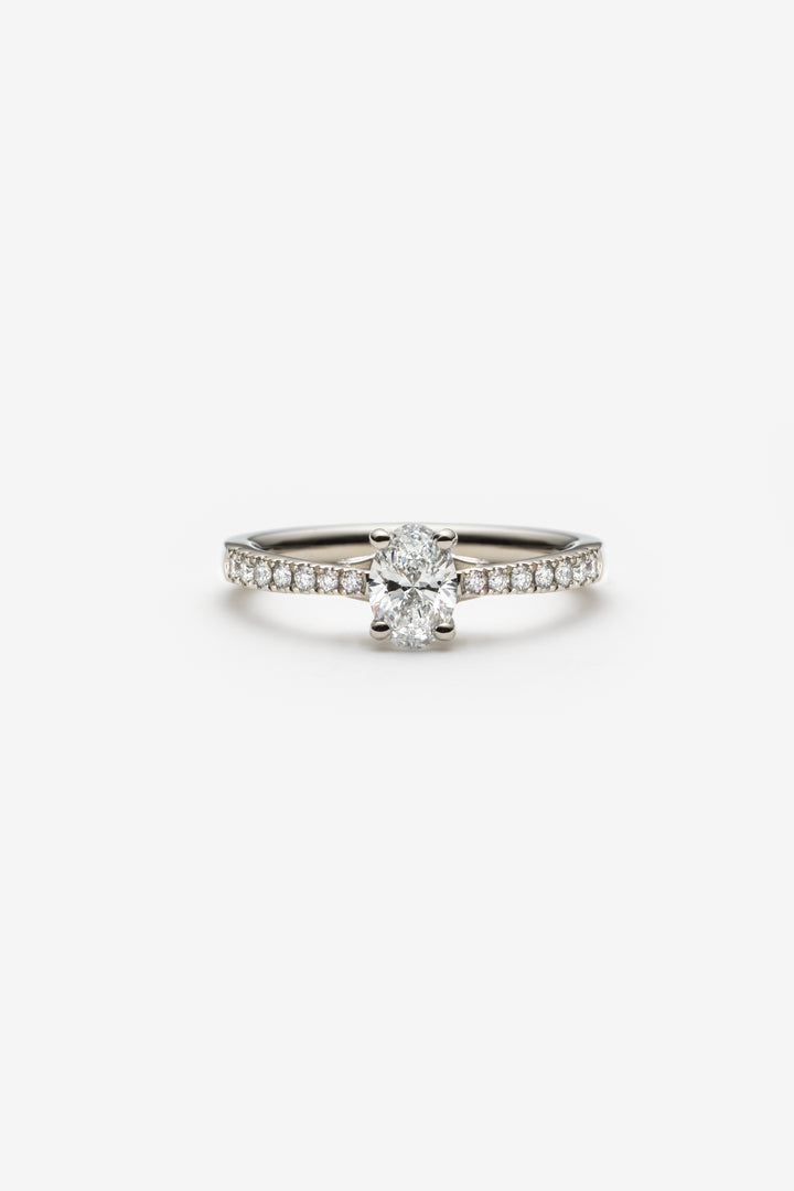 Bague Boucle solitaire semi éternité diamants ovale 0.5 créés 18k