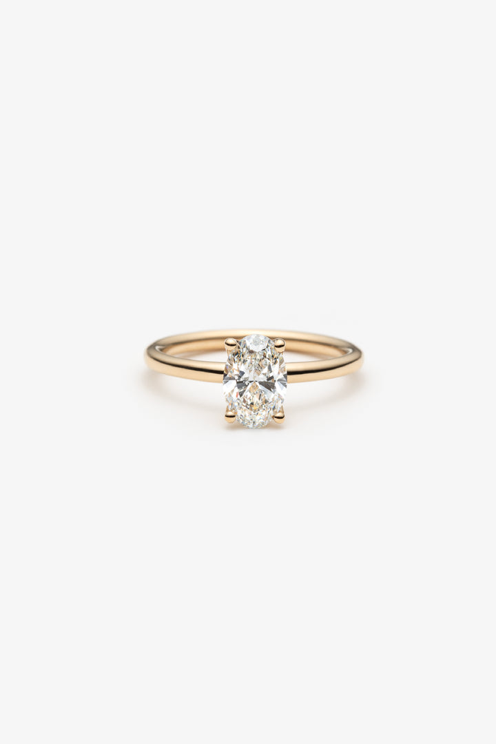 Bague Tulipe diamant crée ovale brillant ct 18K