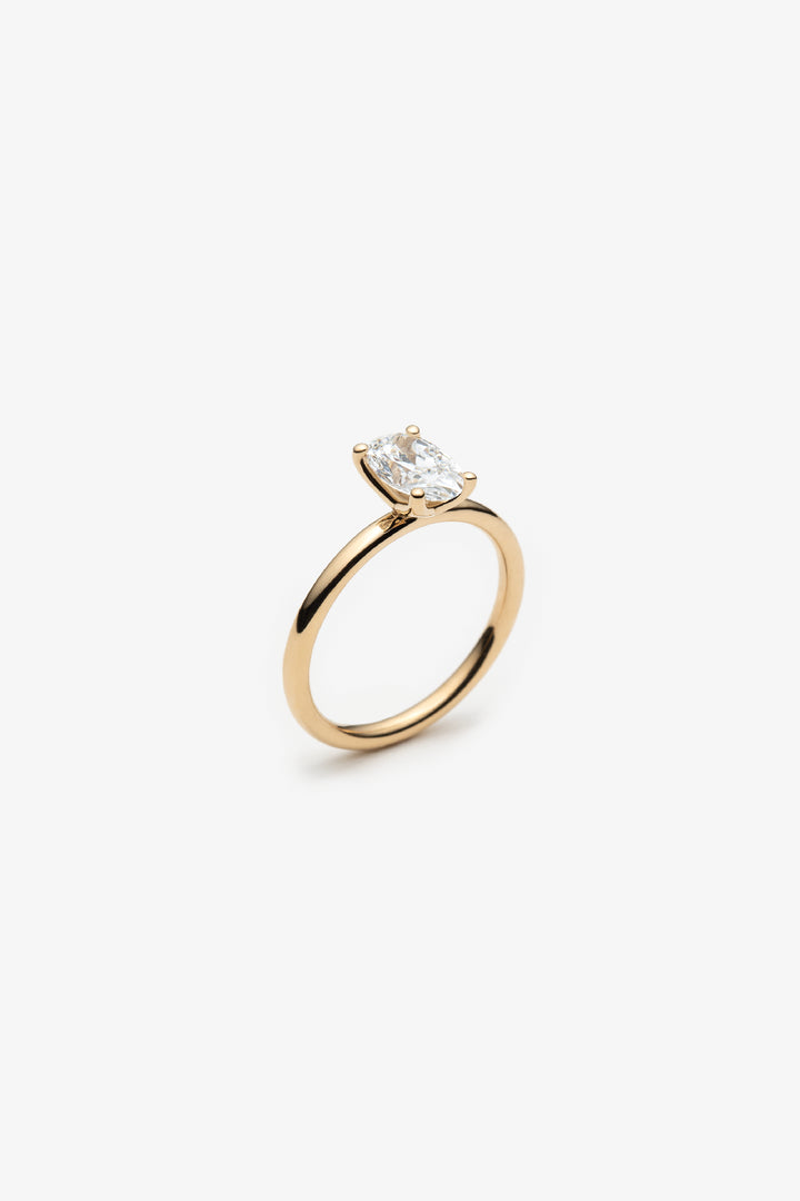 Bague Tulipe diamant crée ovale brillant ct 18K