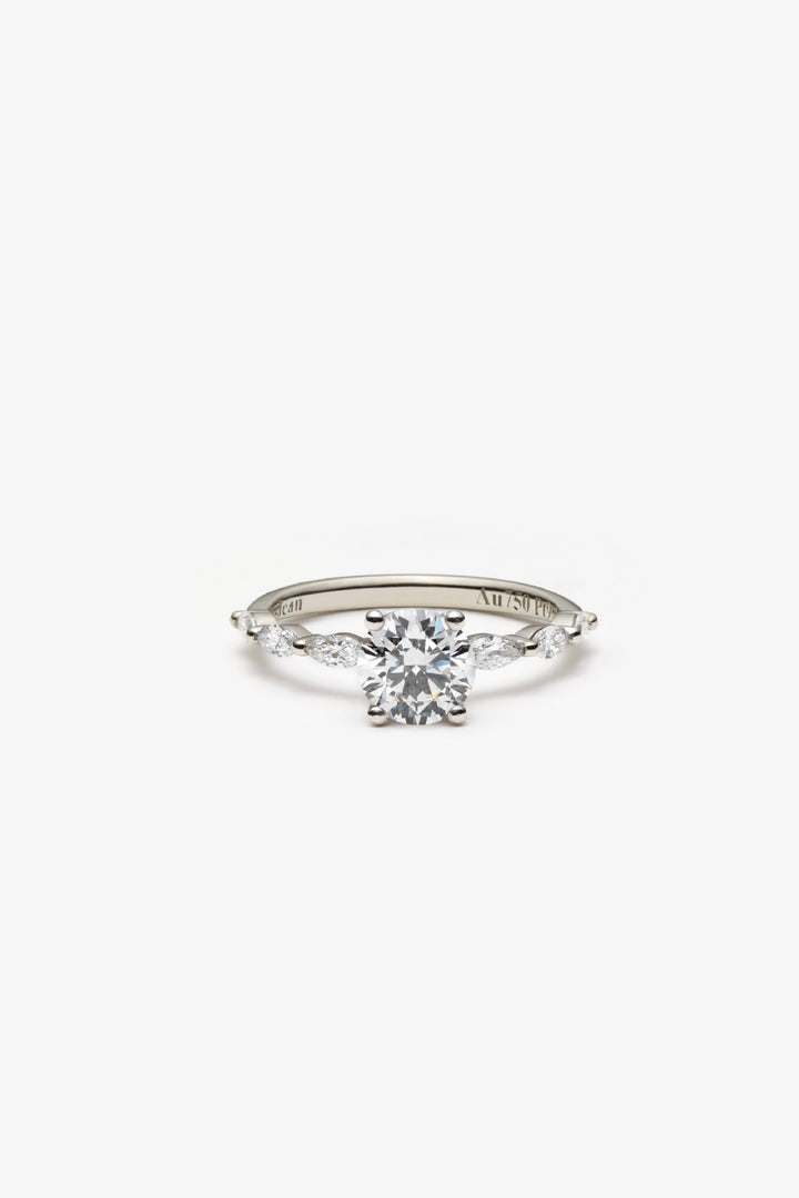 Bague Marquise solitaire semi éternité diamants créé rond brillant 1,00ct IGI 18k blanc /pt950