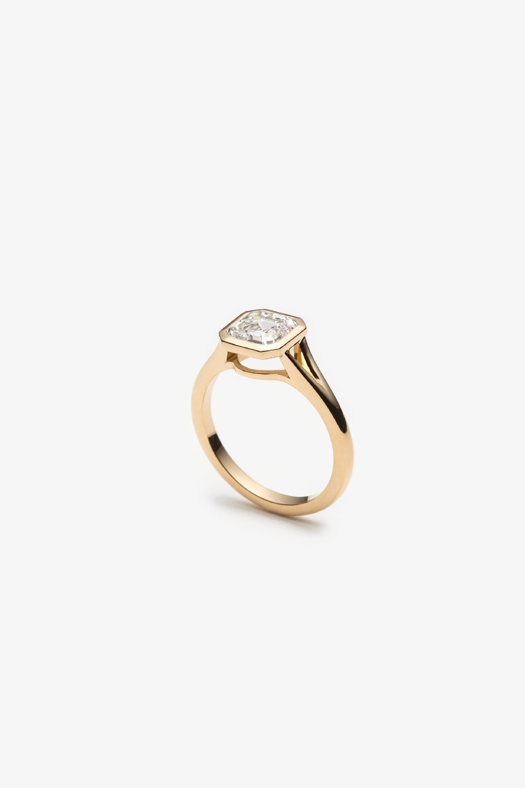 Bague Clos solitaire diamant créé asscher 1,50ct IGI 18k
