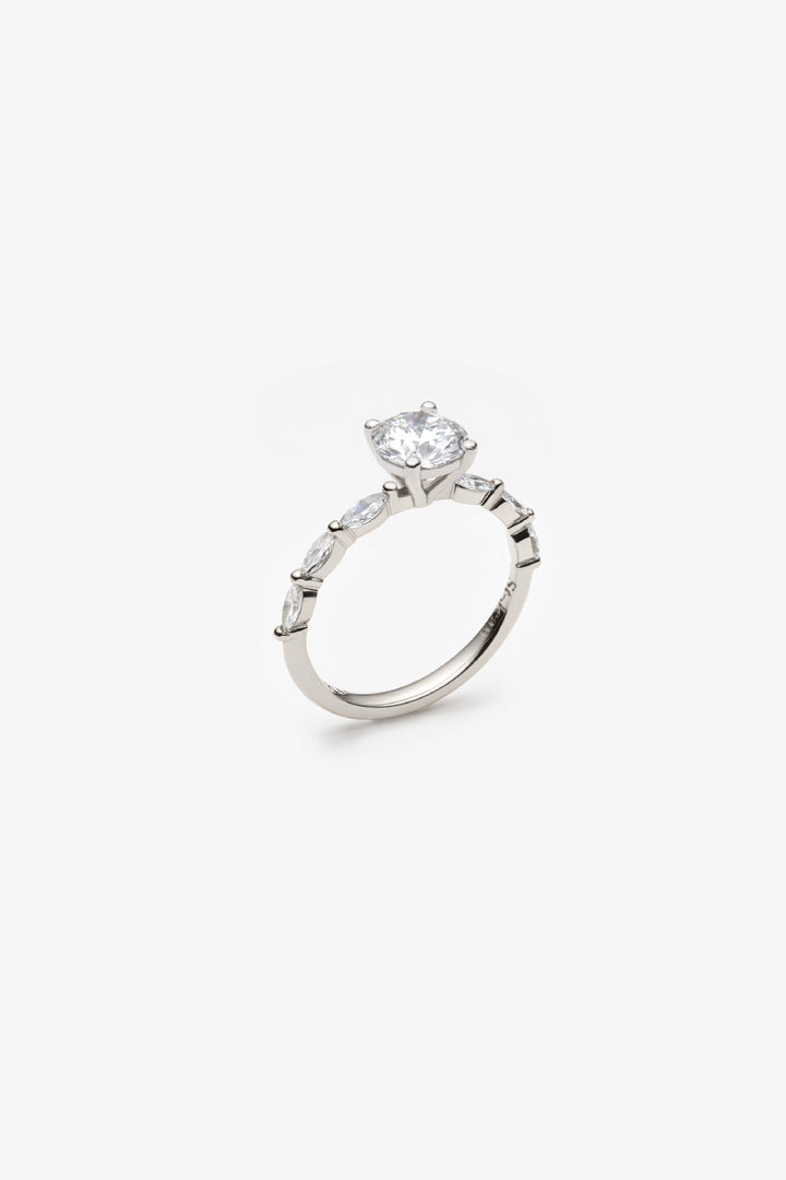 Bague Marquise solitaire semi éternité diamants créé rond brillant 1,00ct IGI 18k blanc /pt950